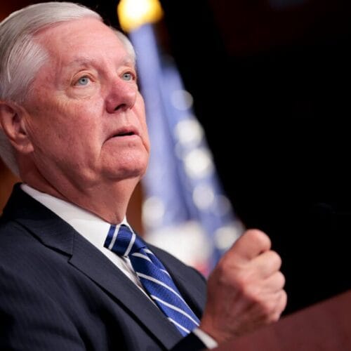 "911 Call Shocker: Trump’s Unfiltered Take on Lindsey Graham’s Mysterious Last Moments!"
