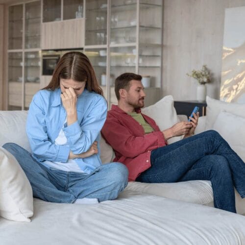 "Are You Blind to Red Flags? Discover the 7 Unforgiving Signs That Mean It's Time to Ghost Your Love Life!"