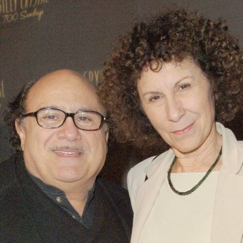 "Danny DeVito Reveals the Shocking Reason He’s Still Married—Nine Years After the Separation!"