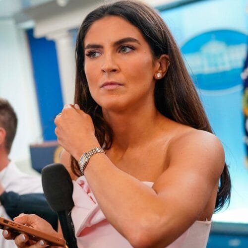 "Exclusive Insider Scoop: Kaitlan Collins Unveils Trump’s Wildest Oval Office Moments That Will Leave You Shook!"