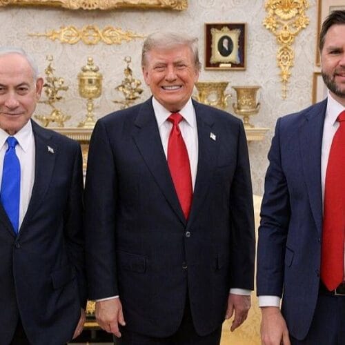 "Is Tension in the Air? Body Language Expert Decodes Trump, Vance, and Netanyahu's Awkward Standoff!"