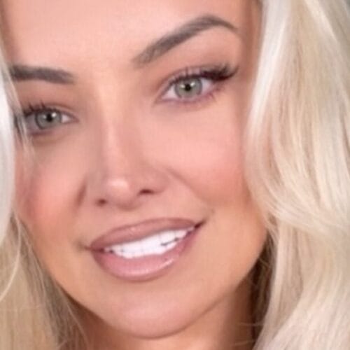 "Lindsey's Plunging Bikini Moment: What Her 'Hi' Reveals About This Summer's Hottest Trends!"