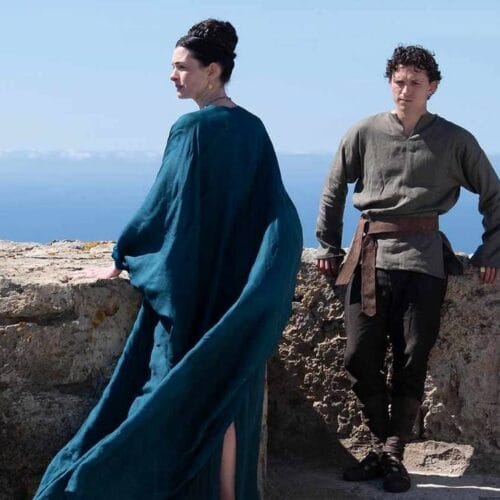 "Stars Aligned: The Surprising Astrological Factor Behind Anne Hathaway and Tom Holland's On-Screen Avoidance in The Odyssey!"