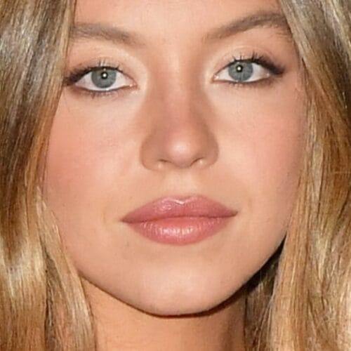 "Sydney Sweeney's G-String Dilemma: Why the Trailer Drama Has Everyone Talking!"
