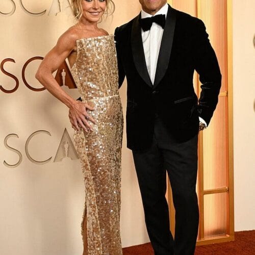 &ldquo;Whispers of Woe: Kelly Ripa's Shocking Silence After &lsquo;Painful&rsquo; Procedure&mdash;What&rsquo;s Happening Behind the Scenes?&rdquo;