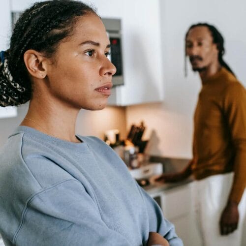 "Are You and Your Partner Just Roommates? 9 Casual Phrases That Reveal When Love Is Slipping Away!"