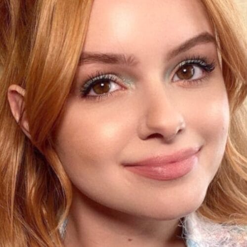 "Ariel Winter's Beach Day: Why Her Sultry Bikini Pose Has Everyone Talking!"