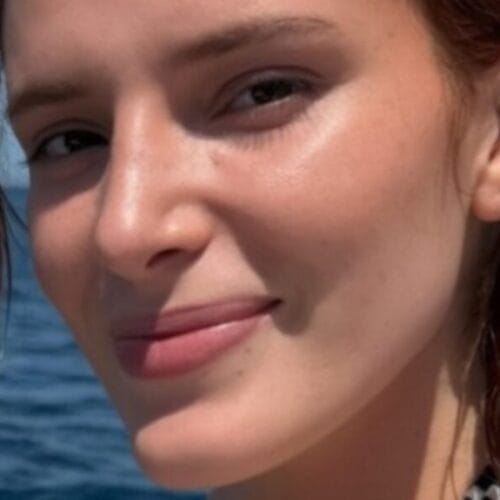 "Bella Thorne's Glitter Bikini: The Tropical Beach Moment That Left Fans Gasping for More!"