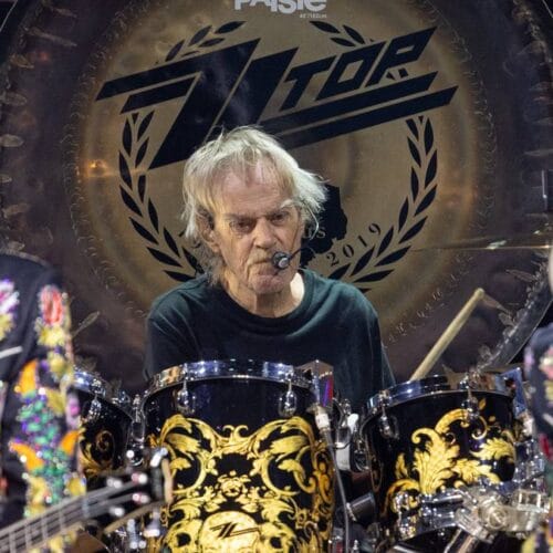 "Rock &lsquo;n&rsquo; Roll Loses Its Pulse: ZZ Top&rsquo;s Frank Beard Passes at 77, Leaving a Rhythmic Legacy That Will Echo Forever!"