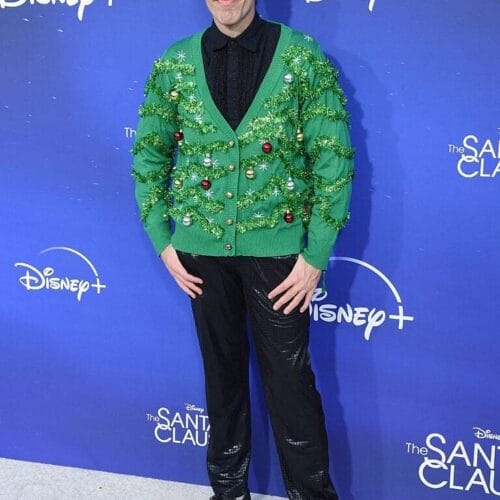 "Secrets, Struggles, and Sibling Bonds: Perez Hilton's Sister Reveals the Shocking Truth Behind His Recent Breakdown!"