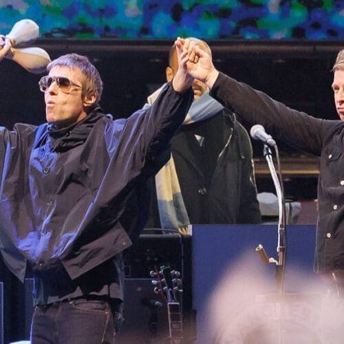 "Unlock the Secrets: Experience Oasis' 'Don&rsquo;t Look Back In Anger' at the Cinema for Just &pound;3.35&mdash;Get Ready for a Nostalgic Adventure!"