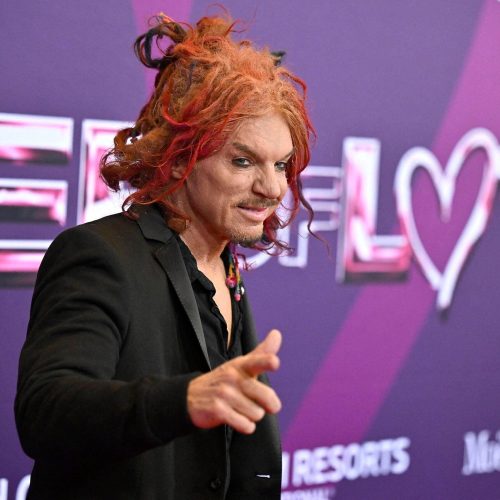 "Behind the Laughter: Carrot Top&rsquo;s Shocking Hospitalization Reveals a Darker Side to Comedy"