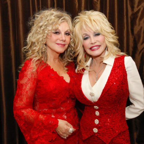 "Dolly Parton’s Shocking Secret: Sister Unveils a Hidden Battle with Cancer That Will Leave You Speechless!"