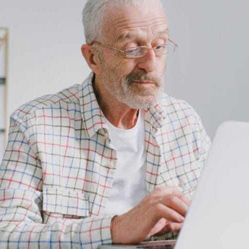 "Generation Job Wars: Why Boomers Think 'Real' Work Means Wearing Pants, While Gen Z Calls It a 'Vibe'!"