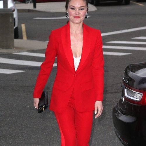 "Julia Stiles Shakes Up Juilliard: The Shocking Apology that Left Fans Buzzing After ‘DWTS’!"