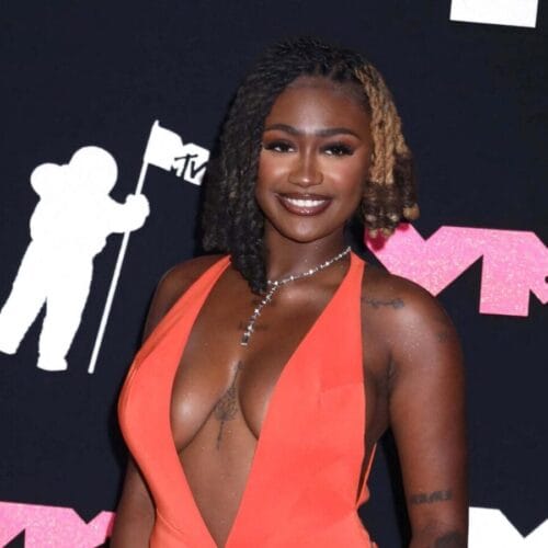"Kaliii&rsquo;s Eye-Popping &lsquo;Tiger Stripes&rsquo; Monokini: Why Even the Stars are Drooling!"