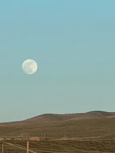 "Love and Lunar Madness: How This Fiery Full Moon in Aries Will Have You Questioning Your Dating Decisions!"