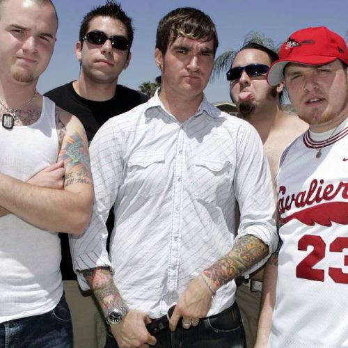 "Shocking Loss: New Found Glory's Chad Gilbert Leaves Fans Heartbroken at 45 &ndash; The Untold Story Behind the Music Icon"