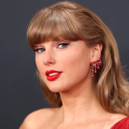 "Taylor Swift Claps Back: How She Turned Trump's Immigration Tactic Into a Pop Culture Throwdown!"