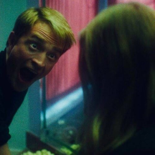 "Why Robert Pattinson's Primetime Dreams Could Get a Boost from Chris Hansen: A Cosmic Collision of Celebrity and Controversy!"