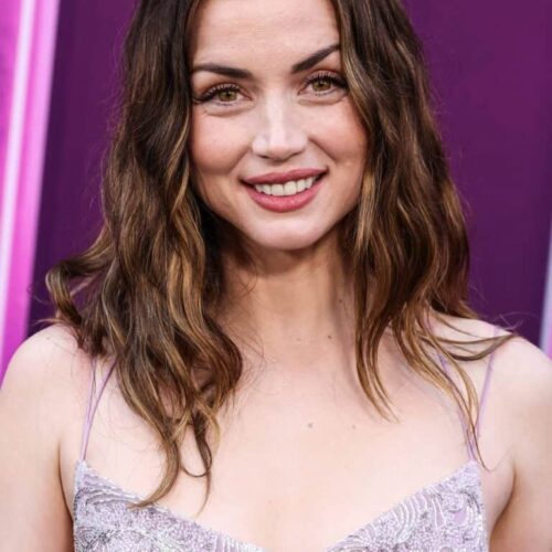"Ana de Armas Dazzles in Braless Crop Top: Is Ozempic the Secret to Her Enchanting Transformation?"