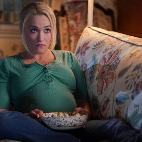 "Emily Osment Breaks Silence: Discover Her Bold Move for Comfort Amidst an 'Awkward' Age Gap in Young Sheldon!"