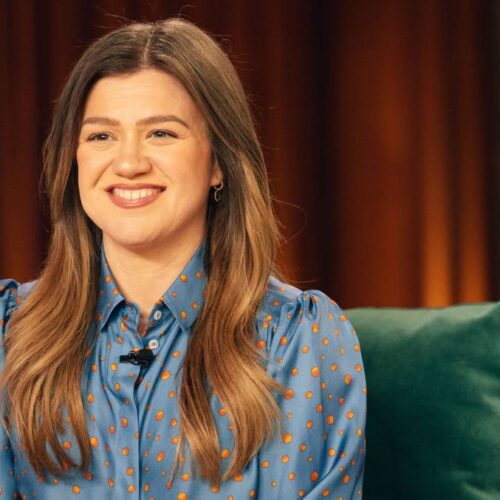 "From Kelly Clarkson Drama to Million-Dollar Bird: Why This Windup Wonder Just Took Flight!"