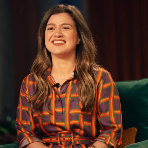 "Kelly Clarkson Claps Back: You Won't Believe What This Store Owner Got Wrong About Her 'Pretty Woman' Encounter!"