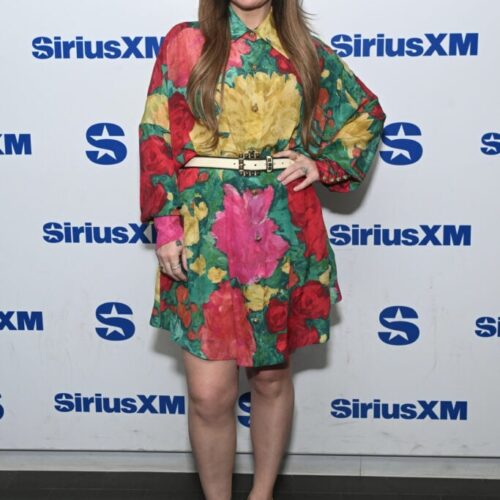 "Kelly Clarkson's Fiery Showdown: Did a Store Cross the Wrong Diva?"