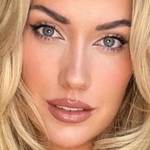 “Paige Spiranac’s Daring Cooking Session in a Sports Bra Leaves Fans Wondering: Is That Milk or Something More?”