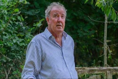 "Pulse Racing at Diddly Squat: Jeremy Clarkson's Shocking Encounter with an Ambulance!"