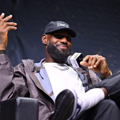 "Swing and a Miss: Trump Unleashes on LeBron for Anthem Antics – Is a Celebrity Showdown Brewing?"