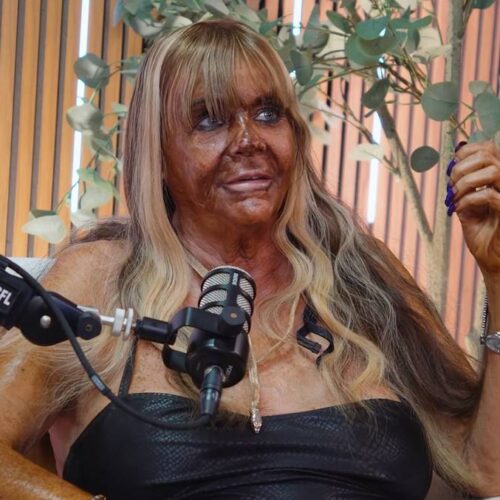 "Tan-tastic or Too Tan? 'Tan Mom' Claims Her Glow Almost Landed Her in ICE Custody!"