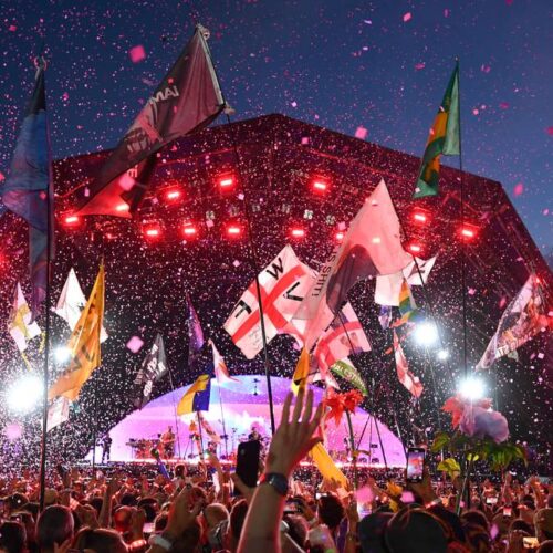 "Unlocking the Secret: How to Crash Glastonbury Without Spending a Penny – Your Ultimate Guide Awaits!"