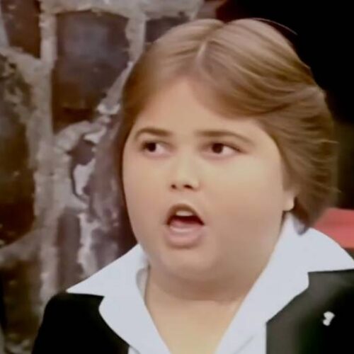 "Unraveling the Mystery: Why This Canadian Singing Clip is the Unexpected Anthem of the Year!"